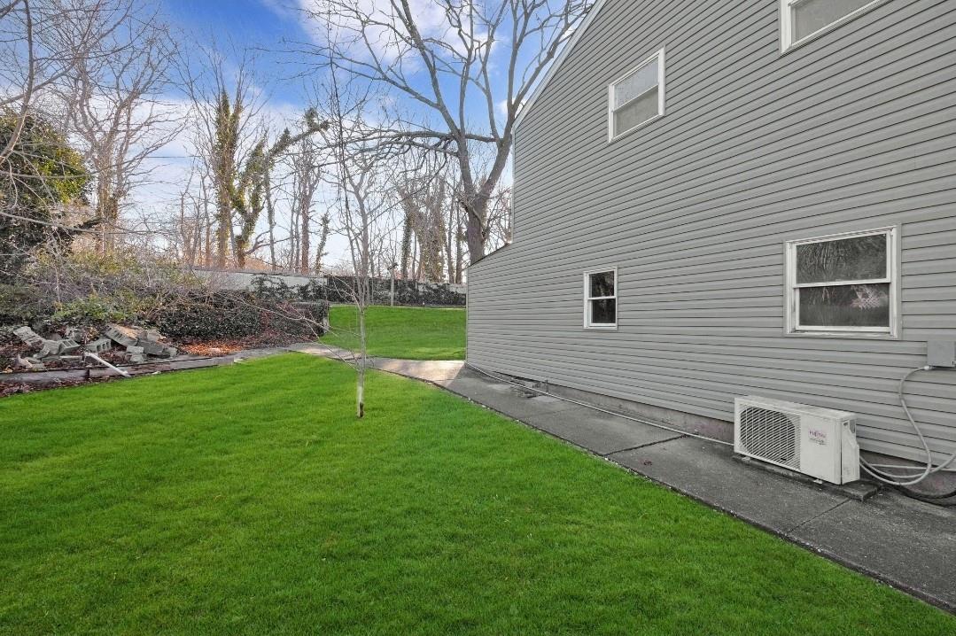 35 Circle Drive, Patchogue, New York image 29