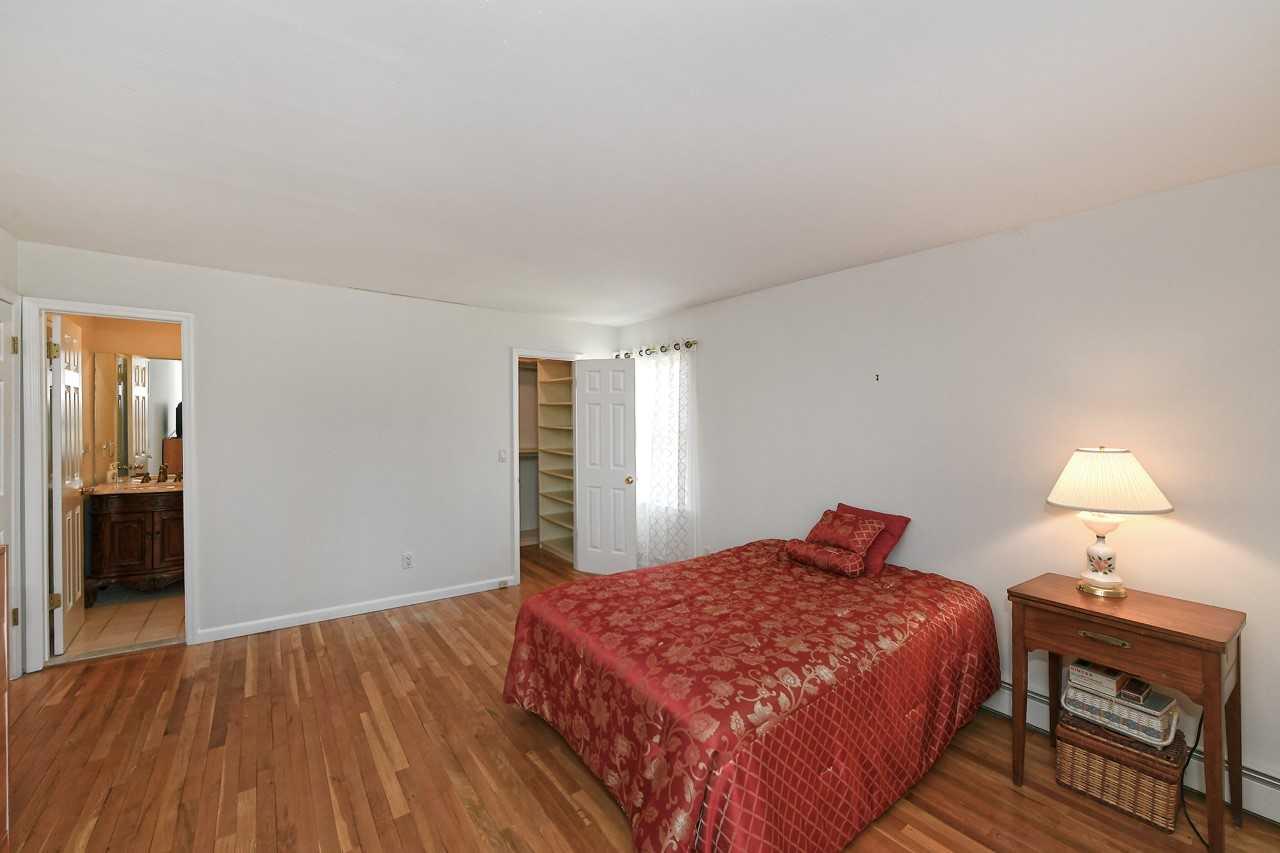 11 Lotowana Lane, Stony Brook, Florida image 20