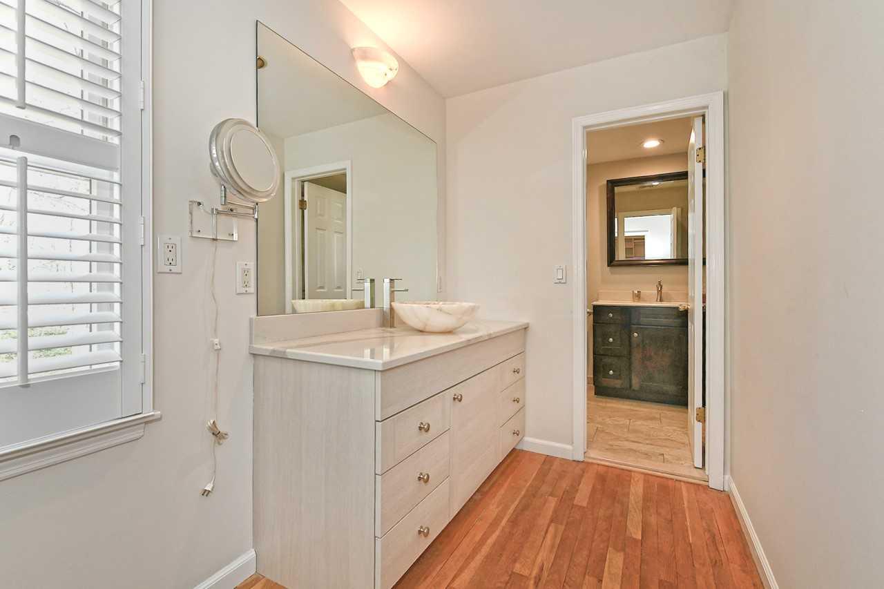 11 Lotowana Lane, Stony Brook, Florida image 17