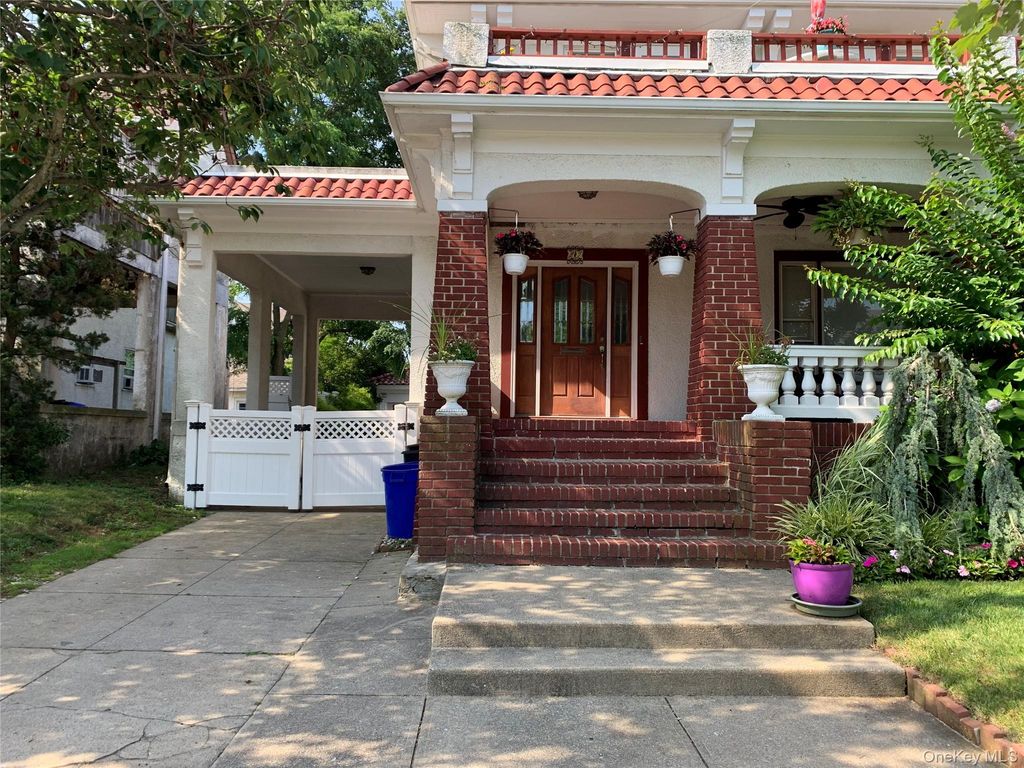 Photo of 27 W Olive St #2, Long Beach, NY 11561 (MLS # 965831)