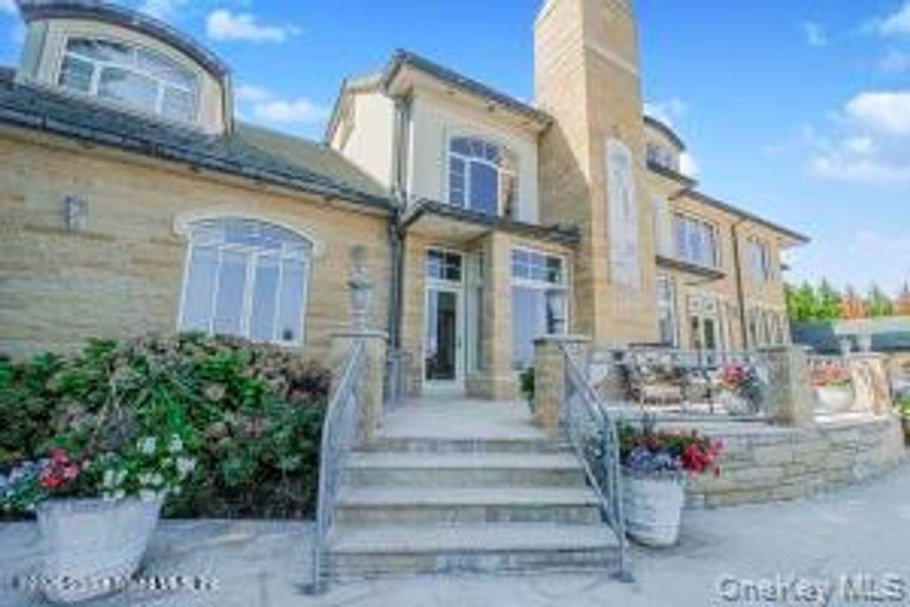 Photo of 50 Wakefield Rd, Staten Island, NY 10312 (MLS # 954184)