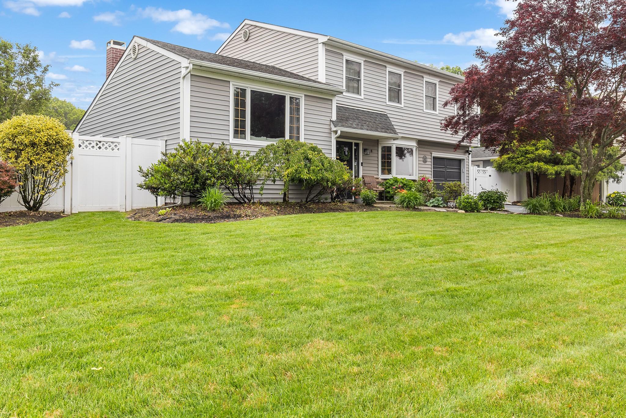 8 Arlene Street, Farmingville, New York image 2