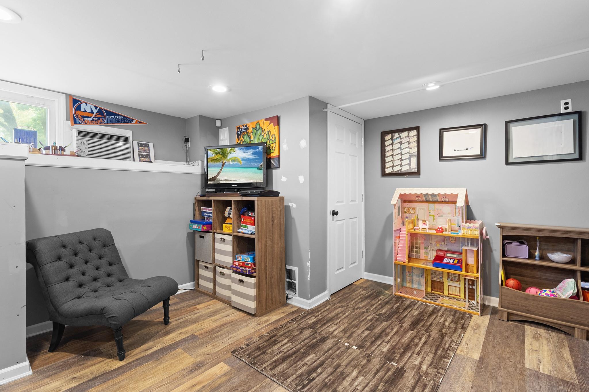 8 Arlene Street, Farmingville, New York image 37