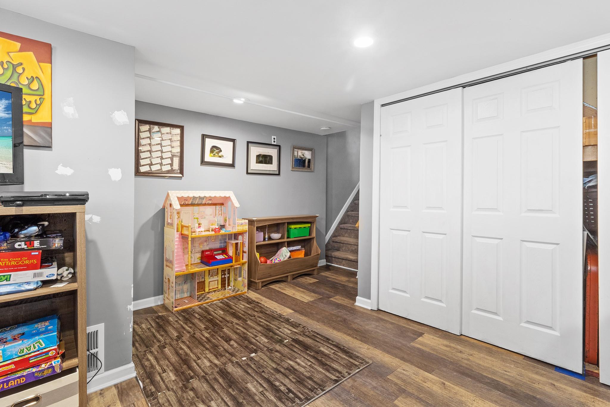 8 Arlene Street, Farmingville, New York image 36