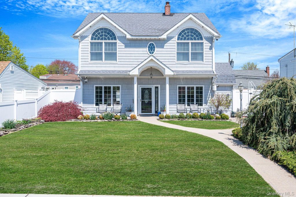 Photo of 71 Hill Lane, Levittown, NY 11756 (MLS # 991154)