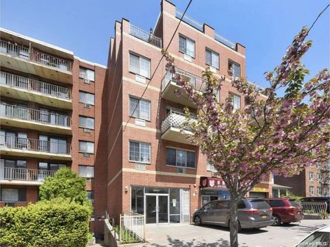 Photo of 139-39 35th Avenue #5C, Flushing, NY 11354 (MLS # L3591458)