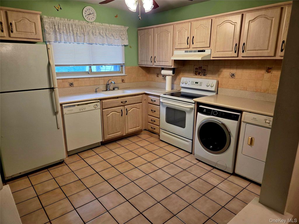 Photo of 650 Newbridge Road #36, East Meadow, NY 11554 (MLS # 971592)