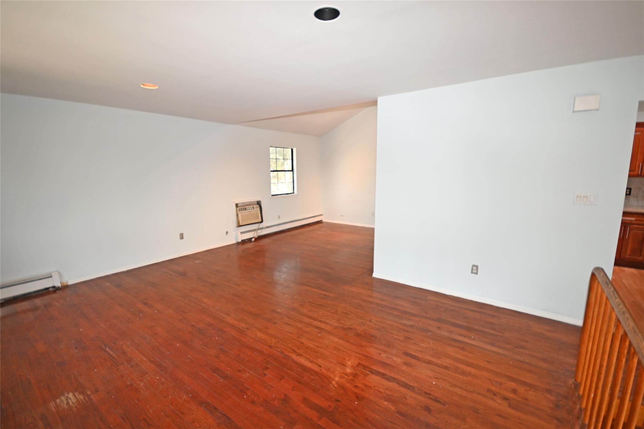 51 Manor Road, Valley Stream, New York image 16
