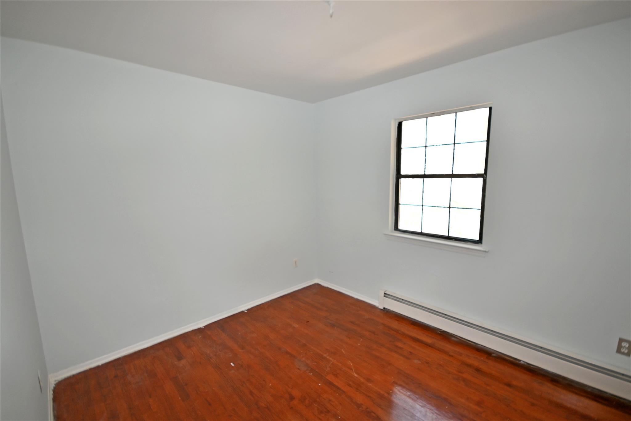 51 Manor Road, Valley Stream, New York image 26