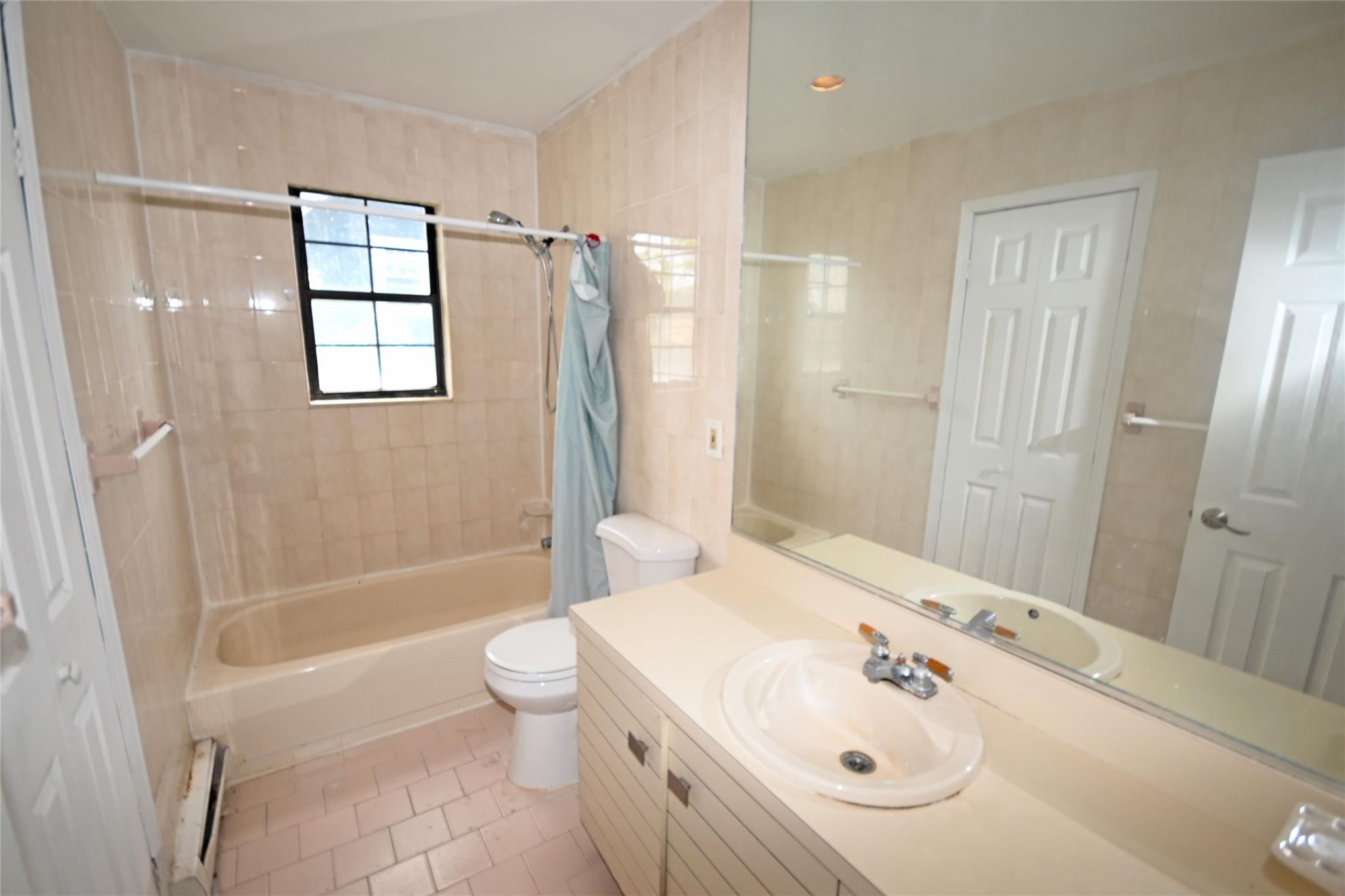 51 Manor Road, Valley Stream, New York image 41