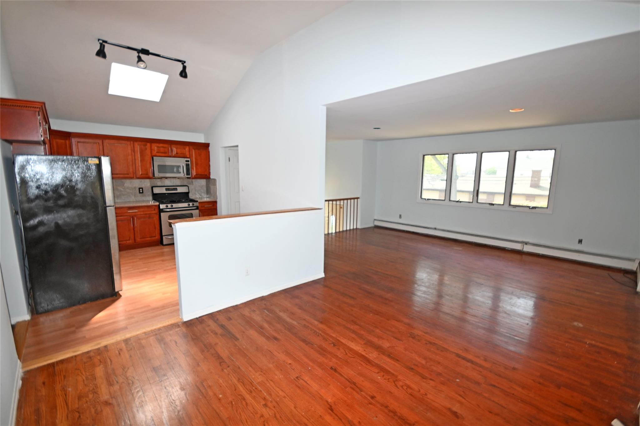 51 Manor Road, Valley Stream, New York image 9