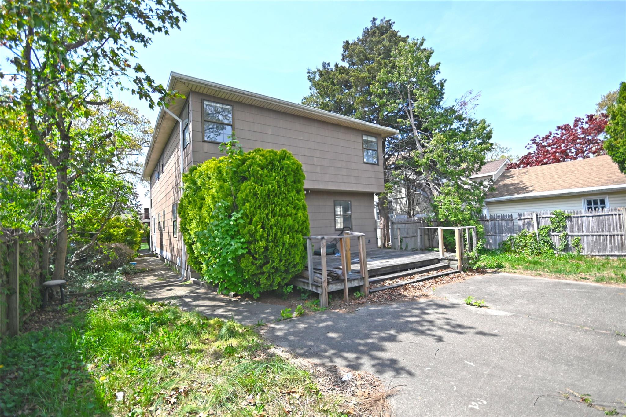 51 Manor Road, Valley Stream, New York image 4