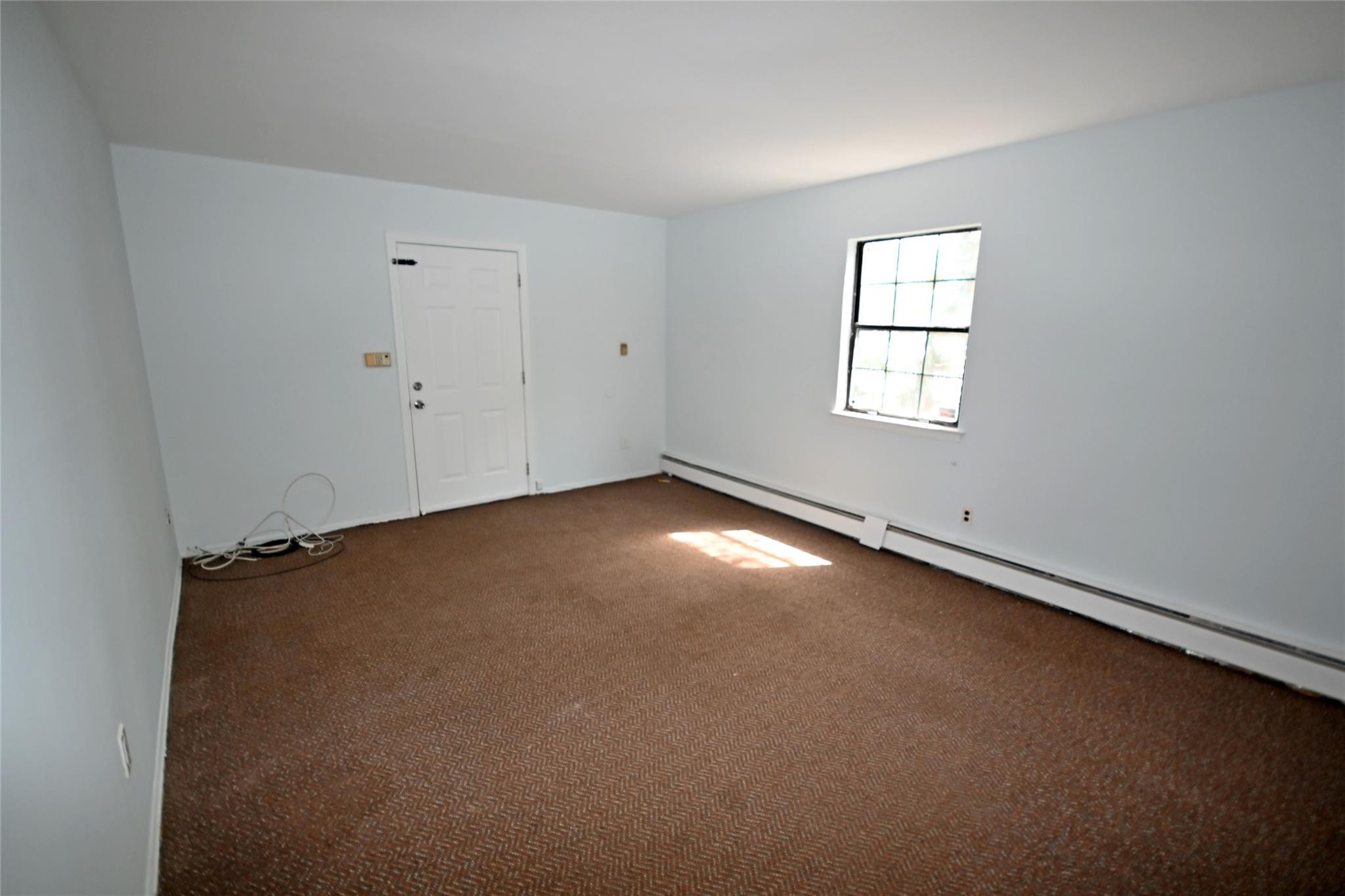 51 Manor Road, Valley Stream, New York image 32