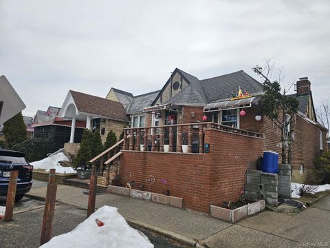 Photo of 179-10 Mathewson Court Ct, Jamaica, NY 11434 (MLS # 968612)