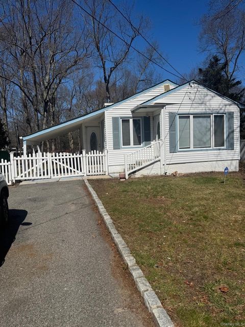 383 Locust Street Central Islip NY 11722