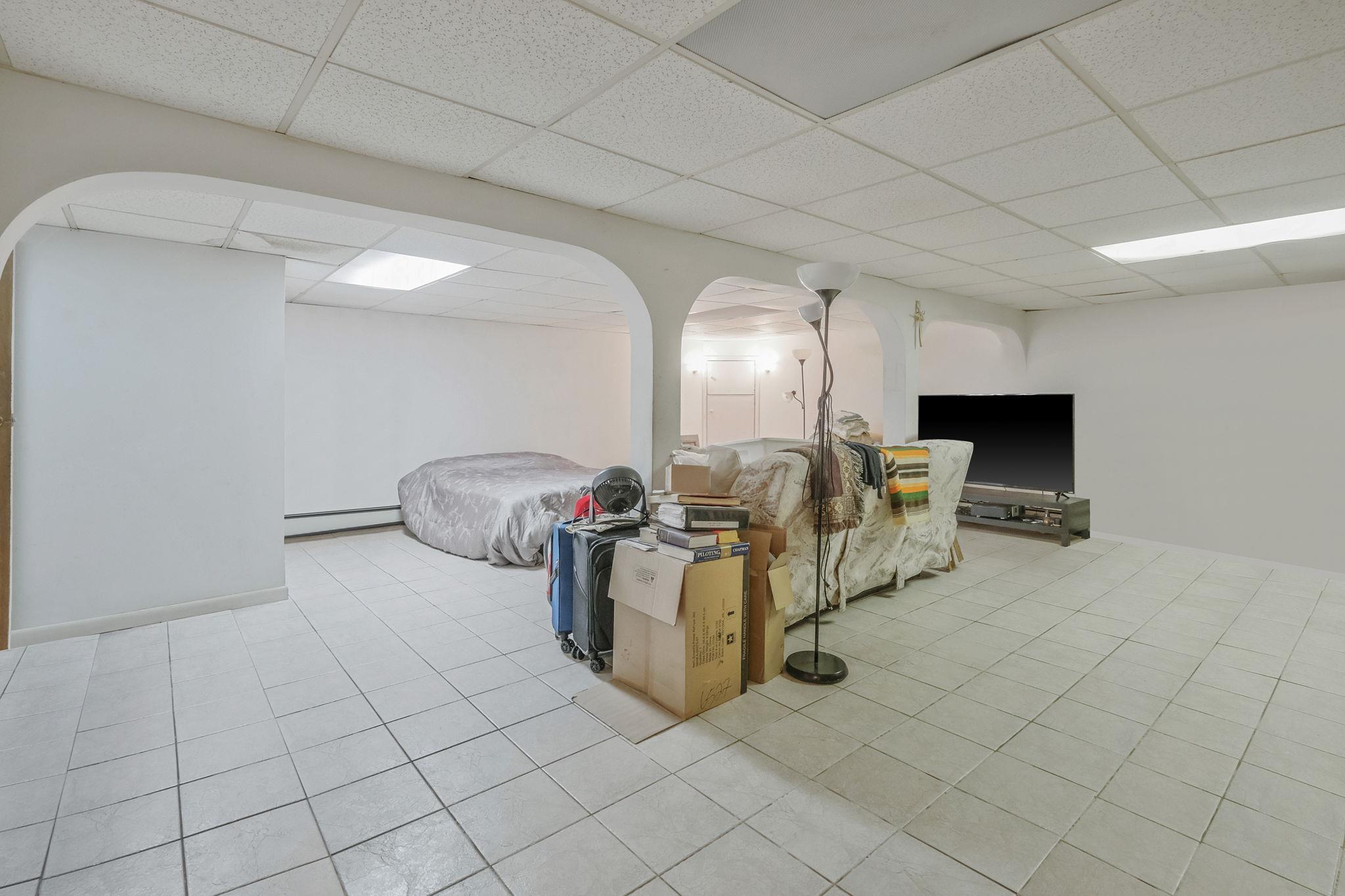 41 Alling Street, Hicksville, New York image 30