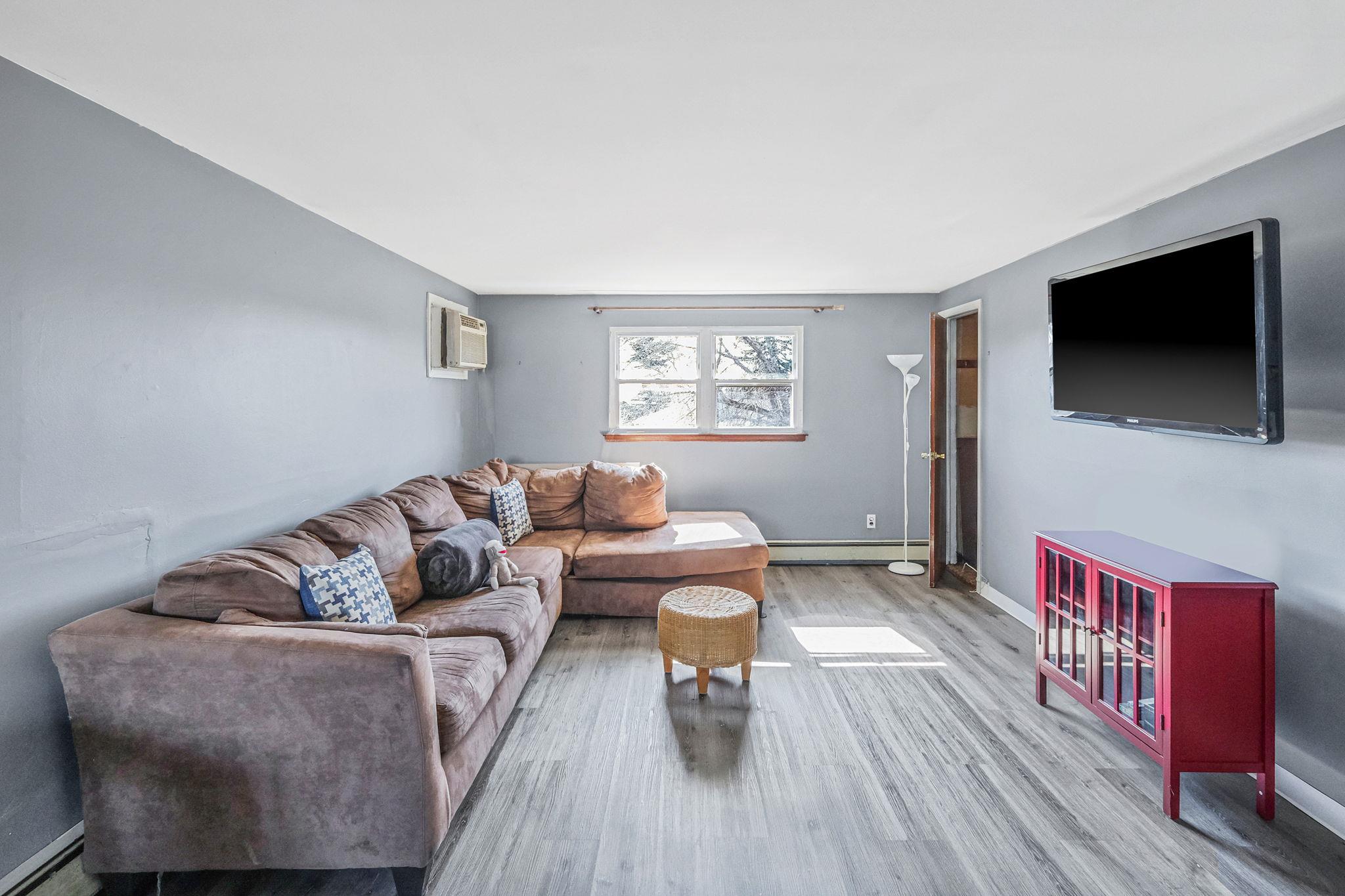 41 Alling Street, Hicksville, New York image 25