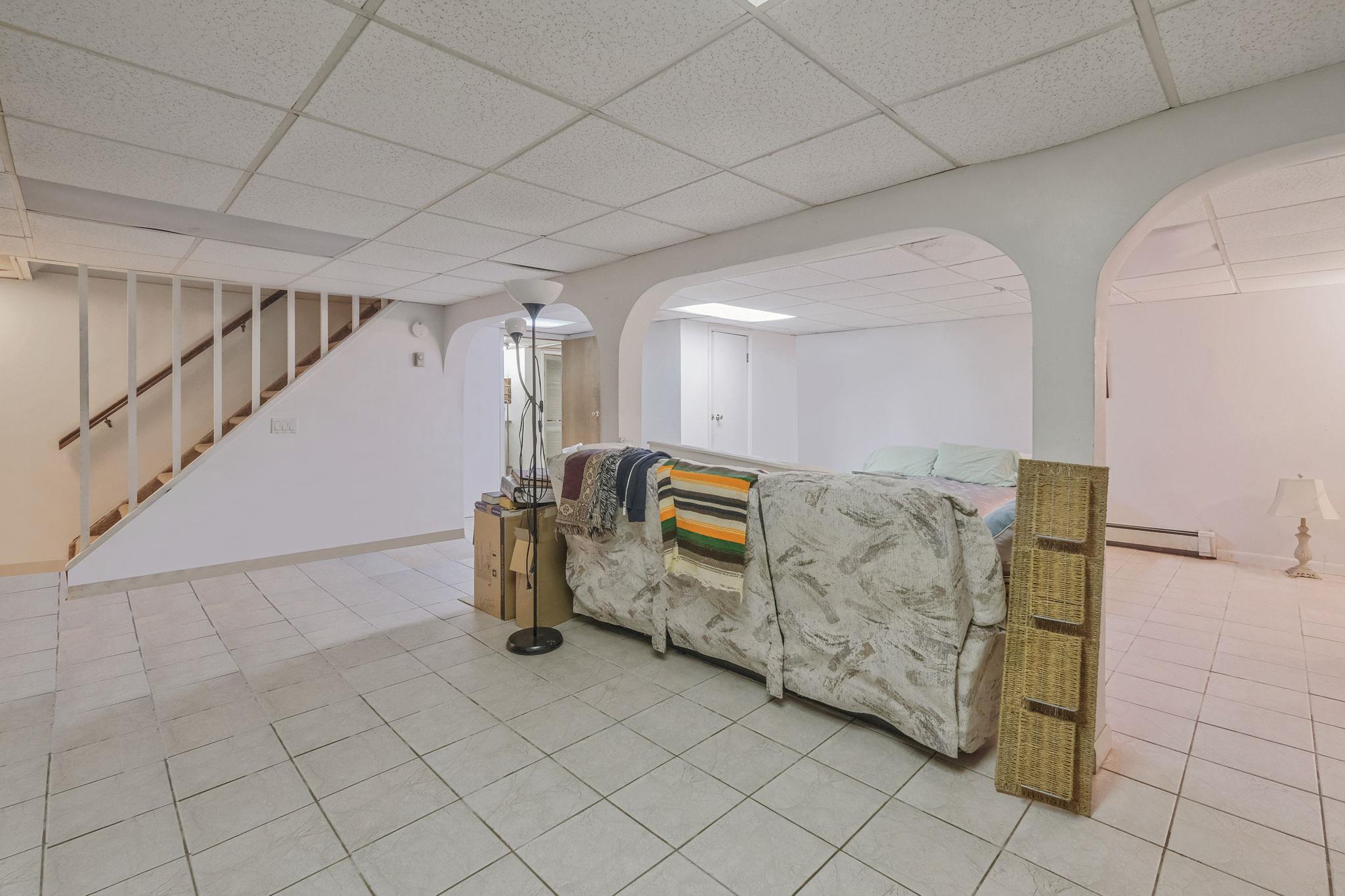 41 Alling Street, Hicksville, New York image 28