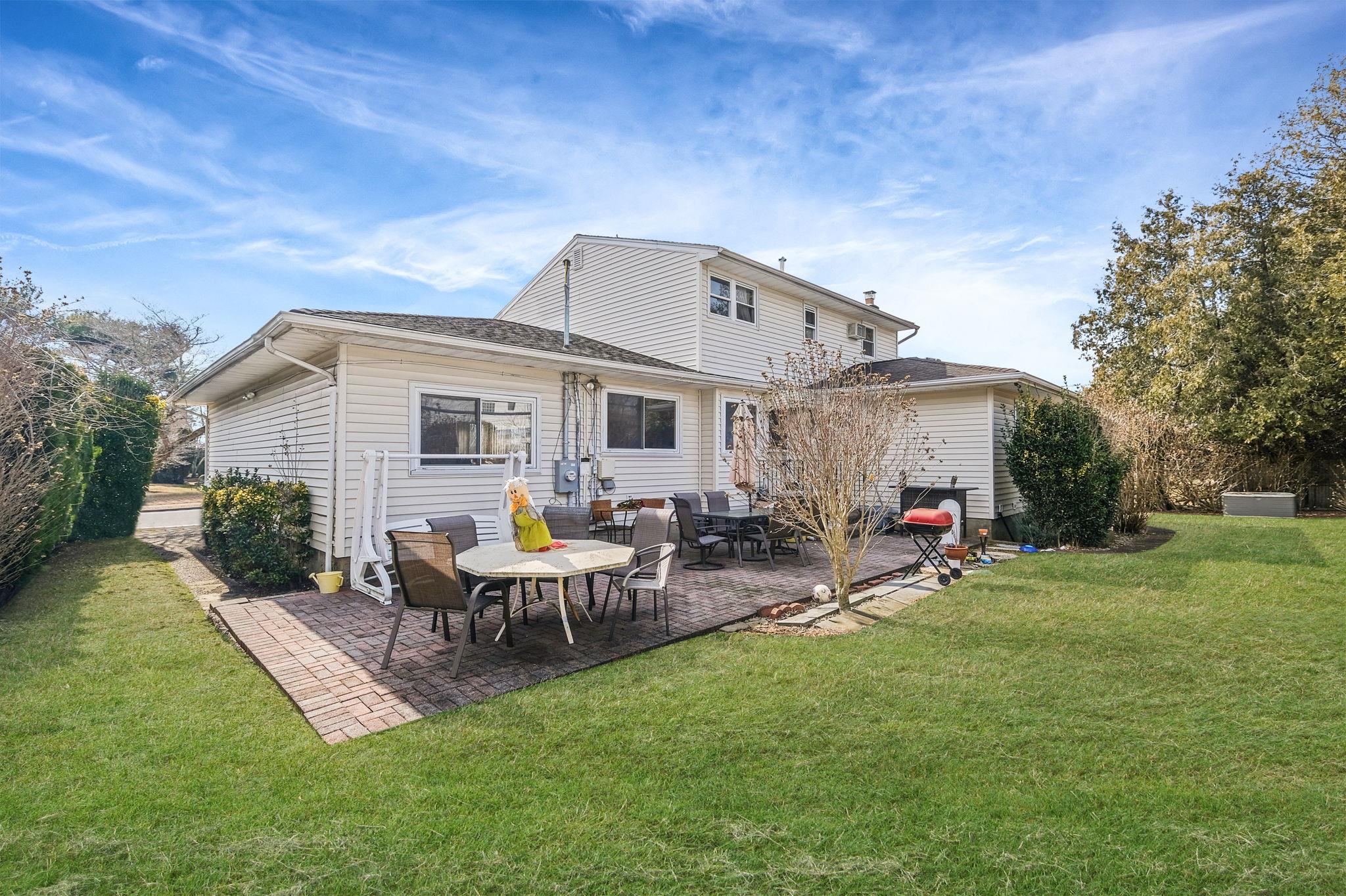 41 Alling Street, Hicksville, New York image 4