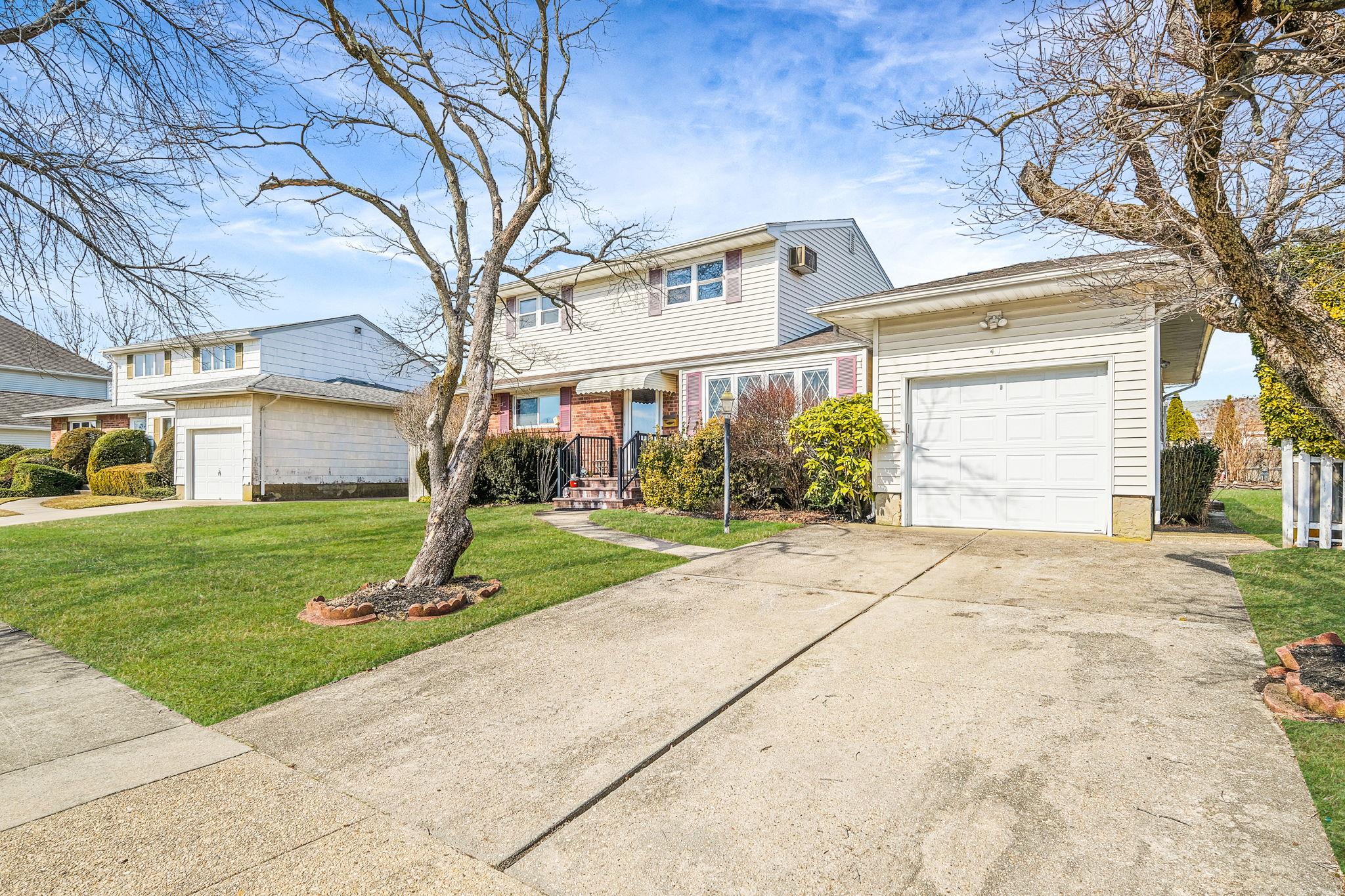 41 Alling Street, Hicksville, New York image 3