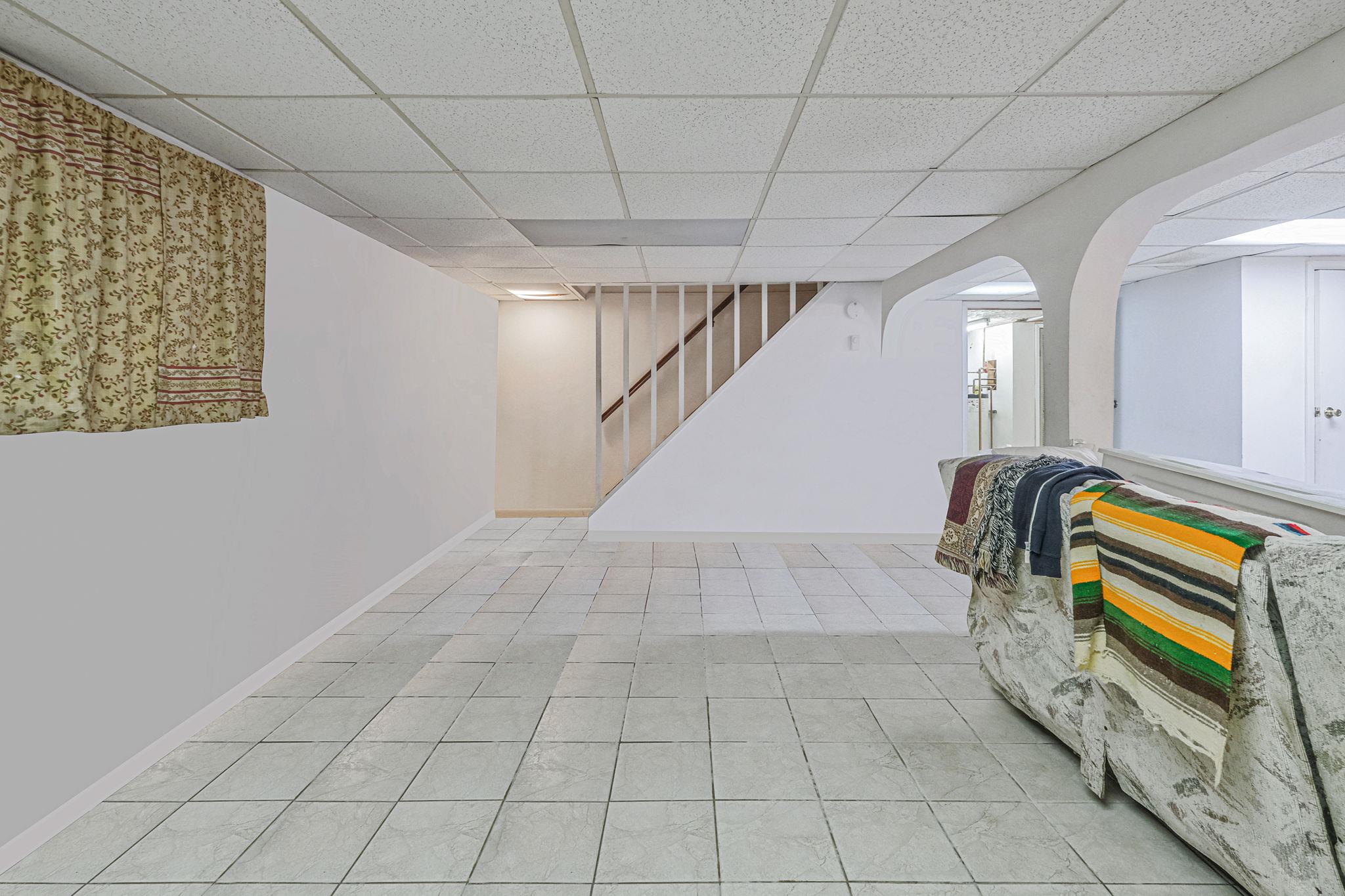 41 Alling Street, Hicksville, New York image 31