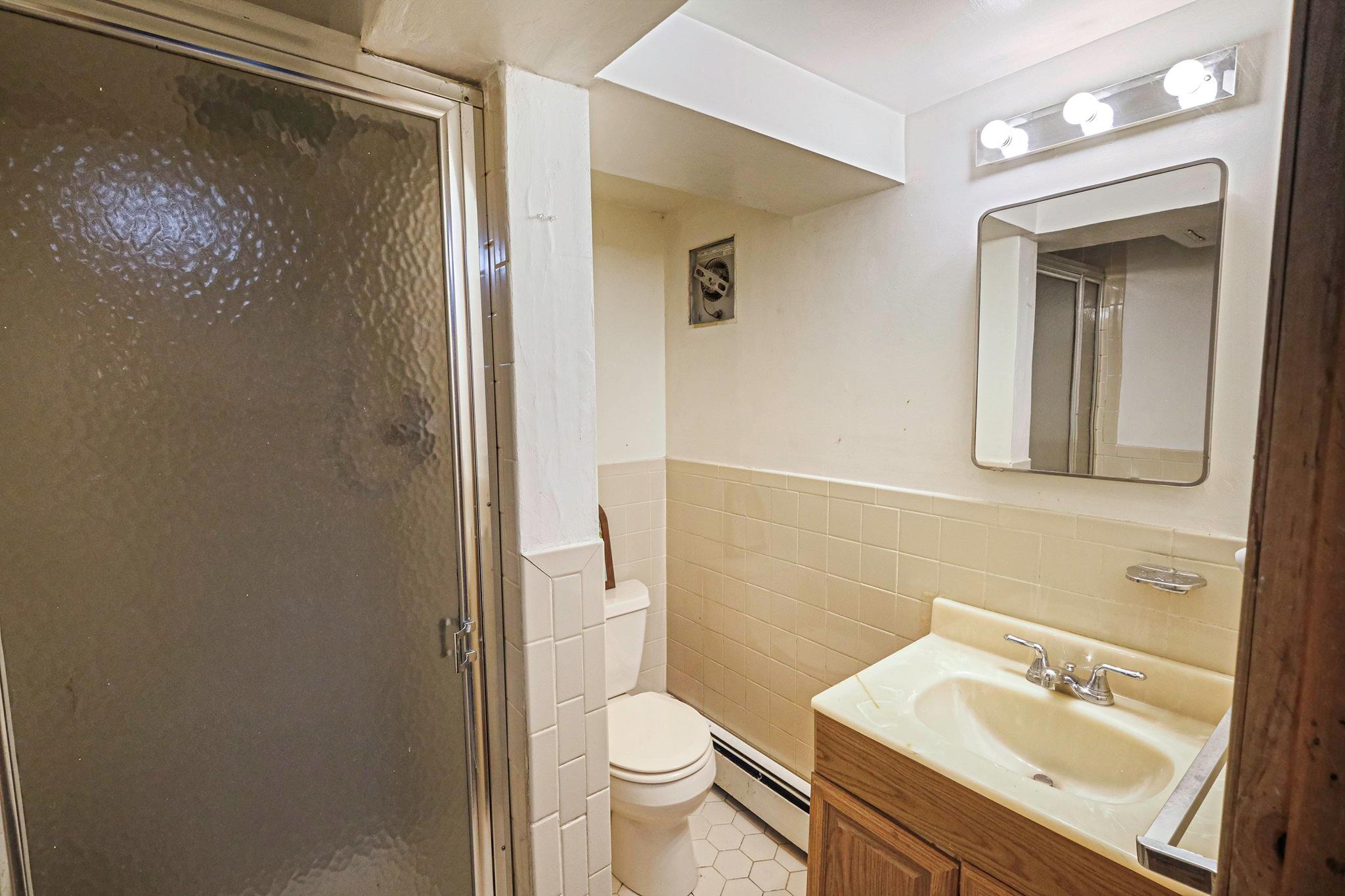 41 Alling Street, Hicksville, New York image 32