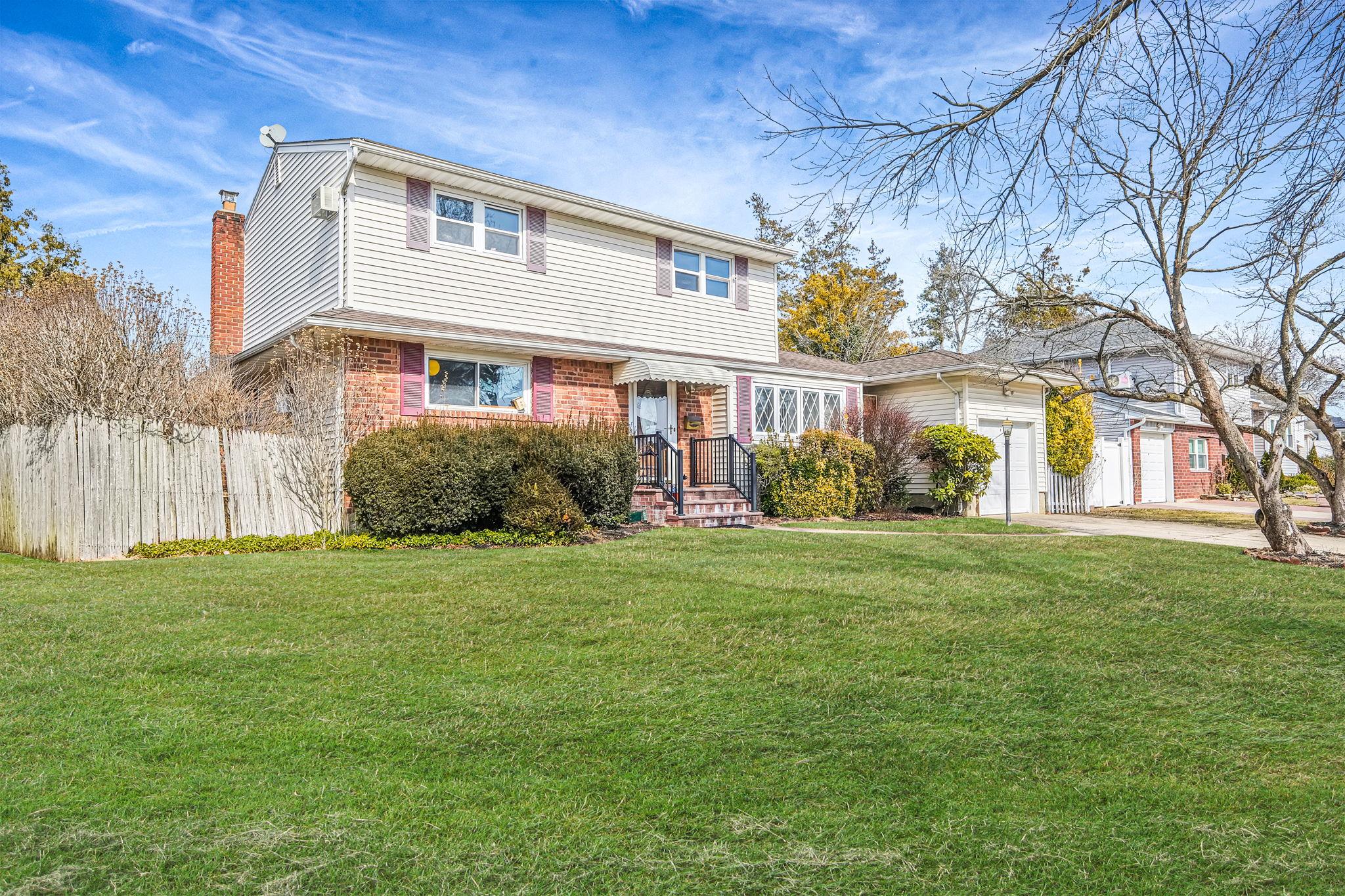 41 Alling Street, Hicksville, New York image 2