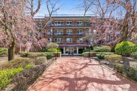 Homes For Sale - 30 Stoner Avenue #3O<br/> Great Neck, NY 11021