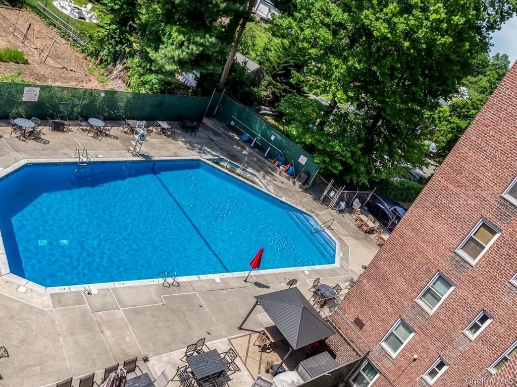 Photo of 43 Bronx River Road #8A, Yonkers, NY 10704 (MLS # 1004547)