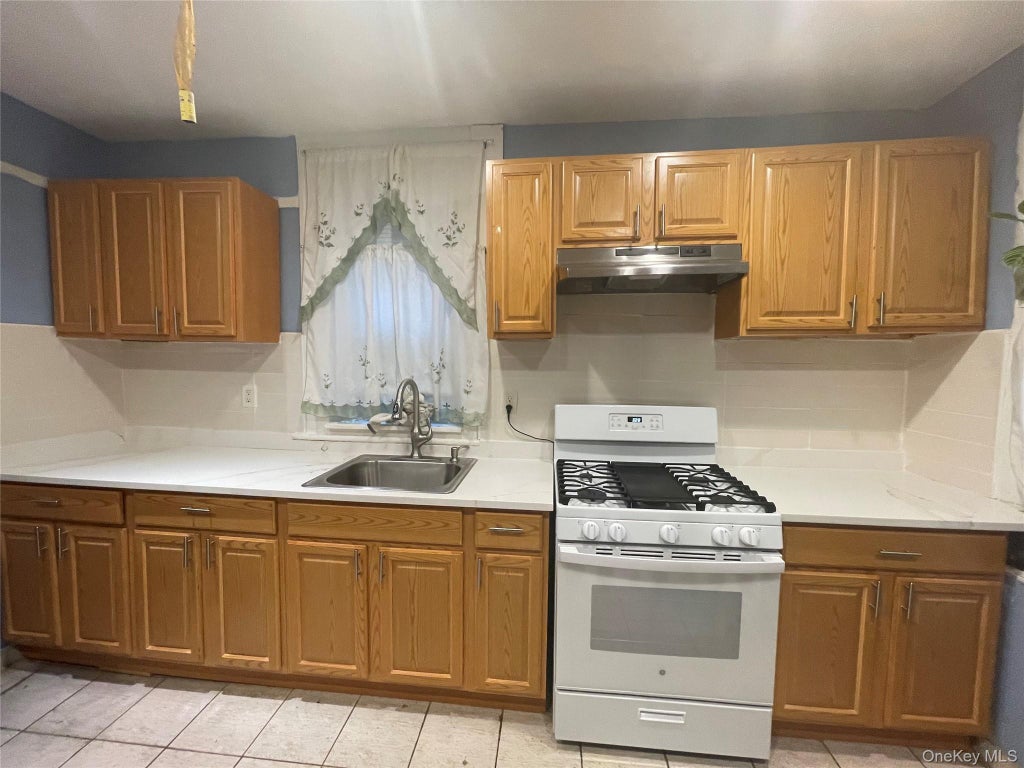Photo of 1336 Teller Avenue, Bronx, NY 10456 (MLS # 1062244)