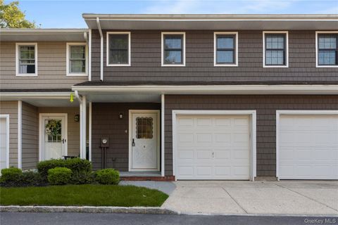 Photo of 4 Pine Street, Huntington, NY 11743 (MLS # 922877)