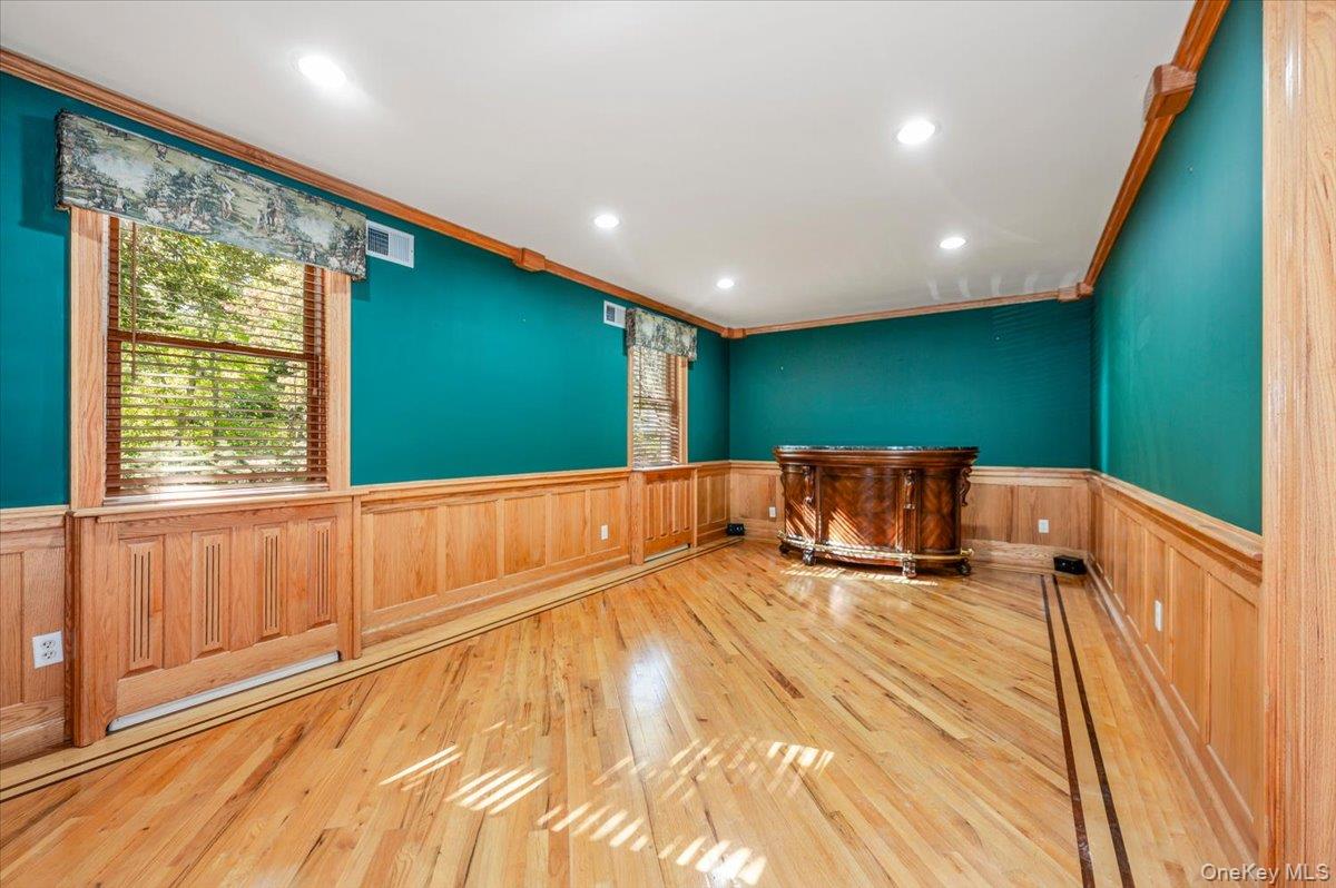 280 Sprain Road