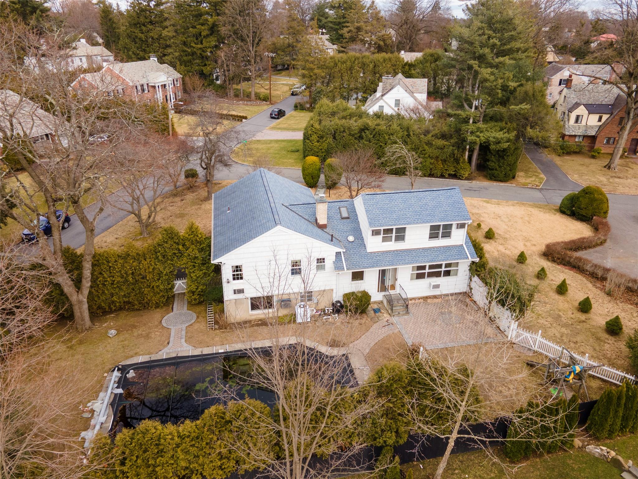 15 Hillside Road, Bronxville, New York image 2