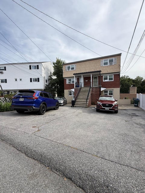 Multifamily For Rent - 30 Elissa Lane #1 1ST FLOOR<br/> Yonkers, NY 10710