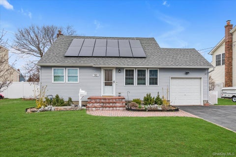 Homes For Sale - 190 31st Street<br/> Lindenhurst, NY 11757