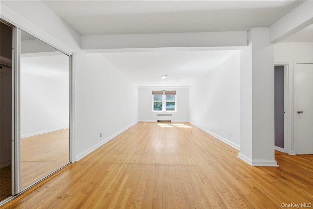 Photo of 2080 Barnes Avenue #2D, Bronx, NY 10462 (MLS # 1033989)