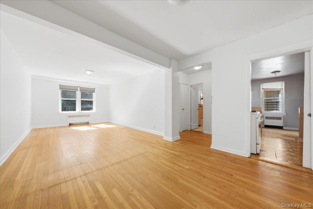 Photo of 2080 Barnes Avenue #2D, Bronx, NY 10462 (MLS # 1033989)