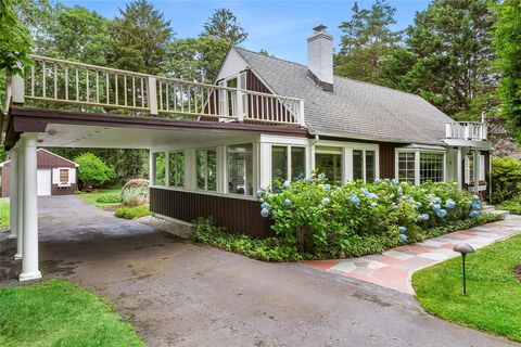 22 Turtle Cove Drive Southampton NY 11968