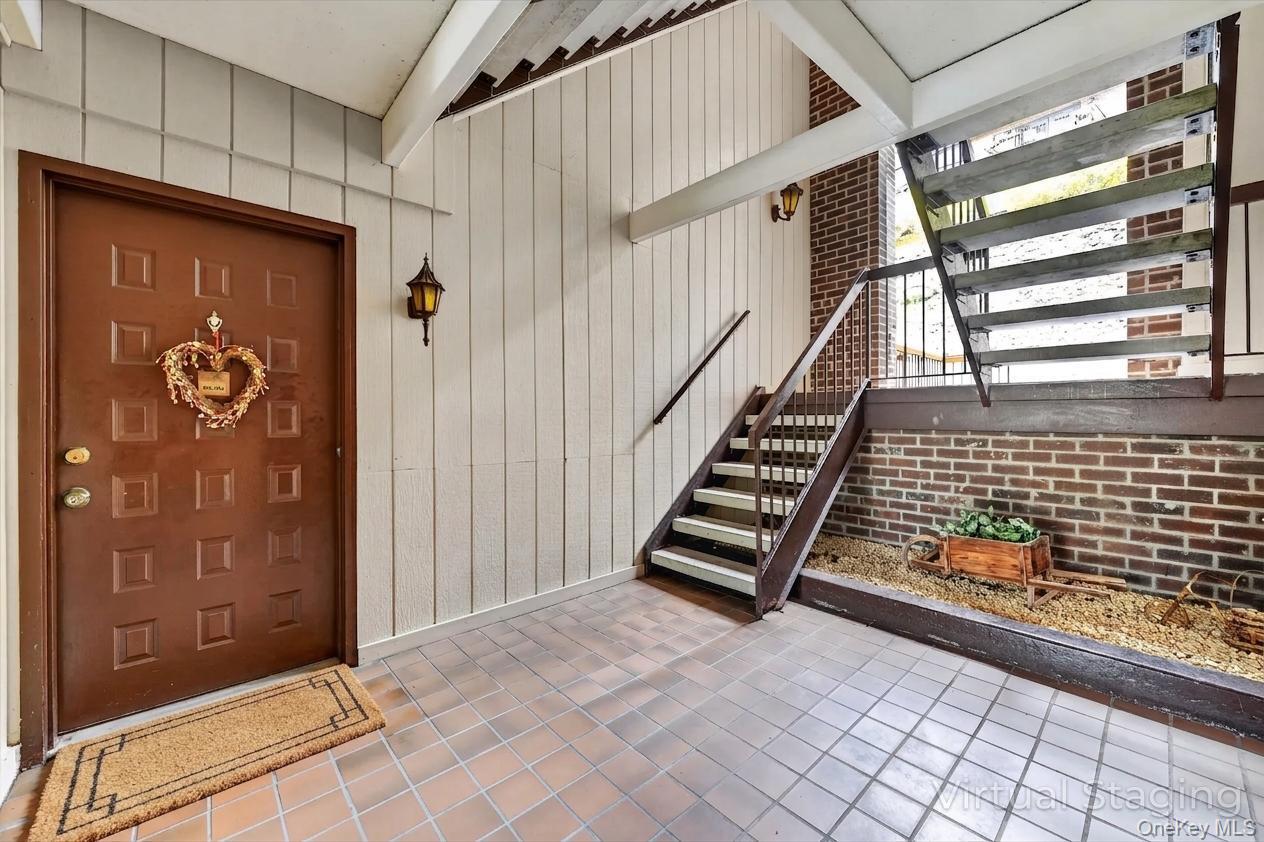 3 Briarcliff Drive S 9