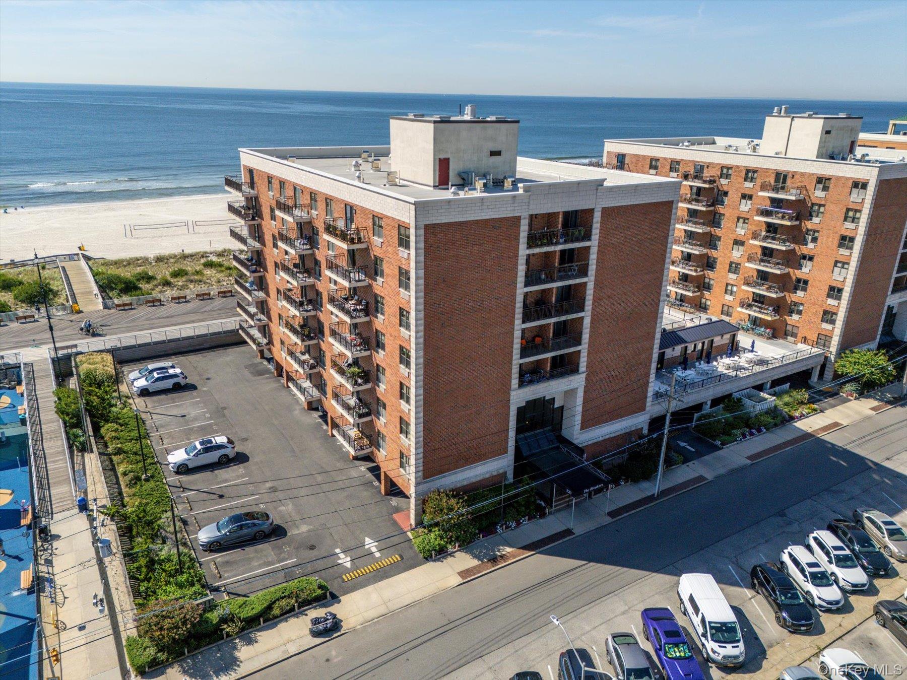 220 W Broadway 603