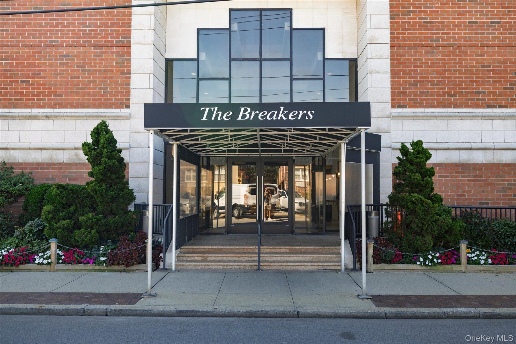 220 W Broadway 603