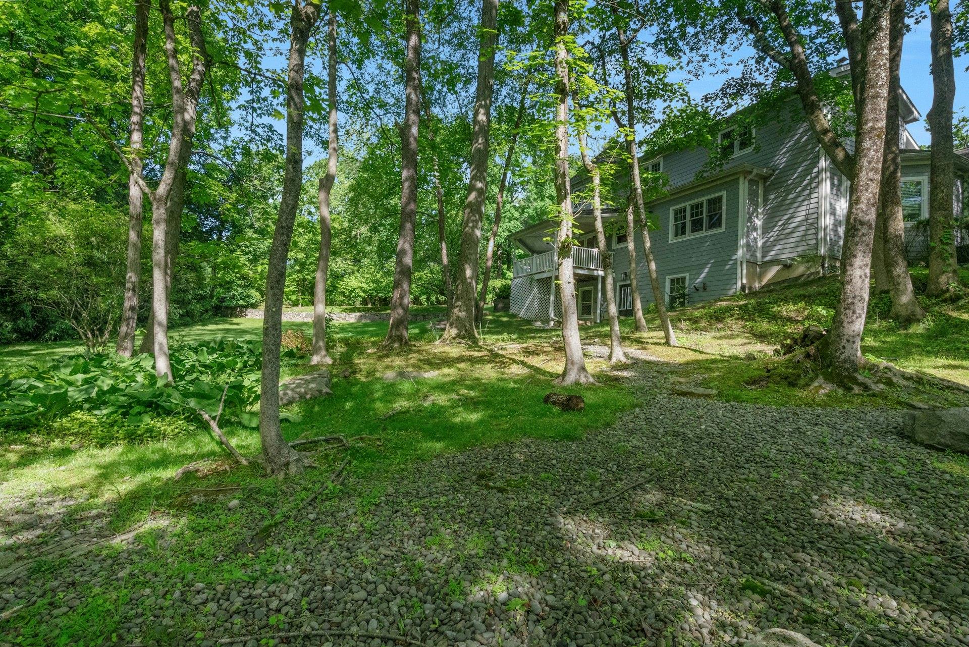 416 Sleepy Hollow Road, Briarcliff Manor, New York image 46