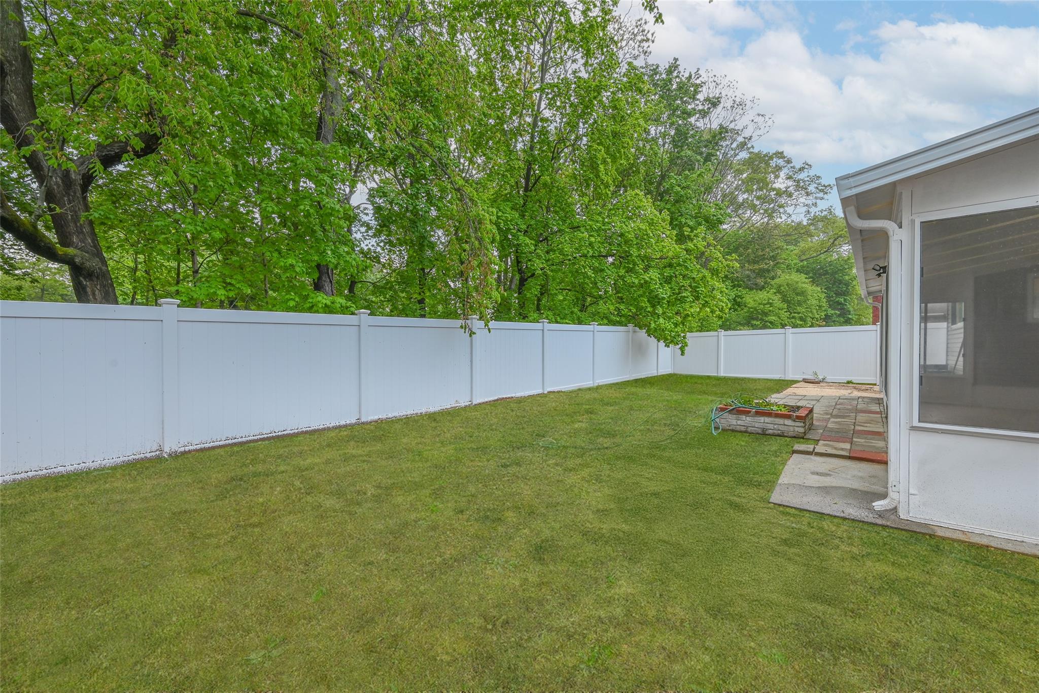 717 Janos Lane, West Hempstead, New York image 23