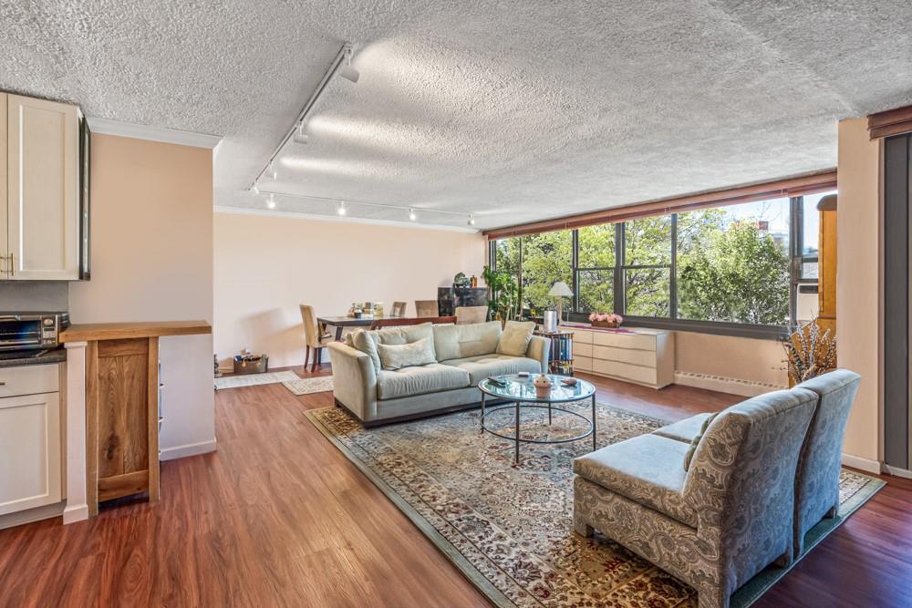 Property for Sale at 166th Street 7D, Beechhurst, Queens, NY - Bedrooms: 2 
Bathrooms: 1 
Rooms: 5  - $425,000