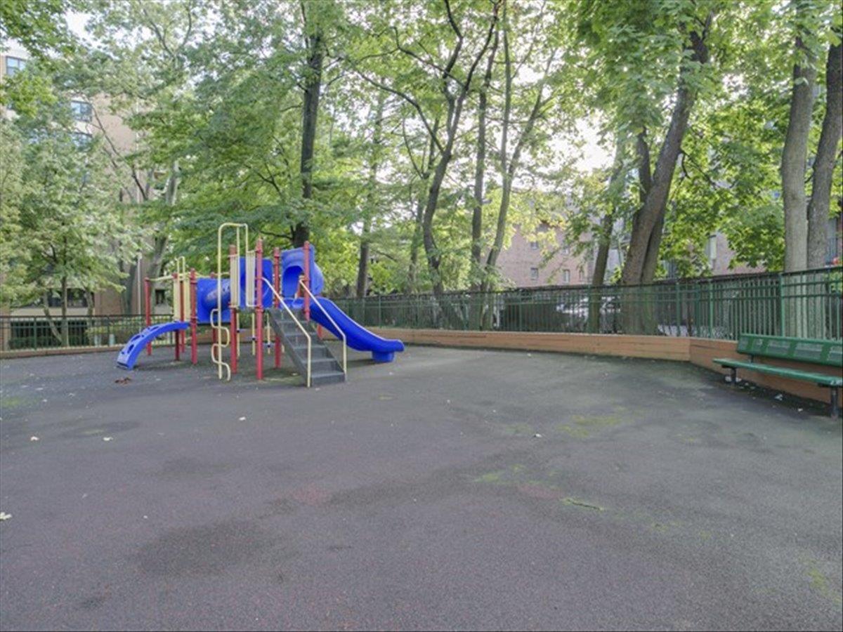 9-15 166th Street #7D, Beechhurst, New York image 24