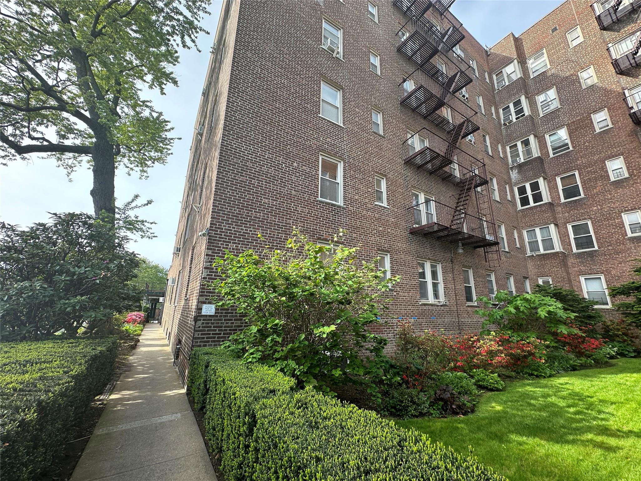 Rental Property at 168th Street St 1, Jamaica Hills, Queens, NY - Bathrooms: 1 
Rooms: 3  - $1,800 MO.