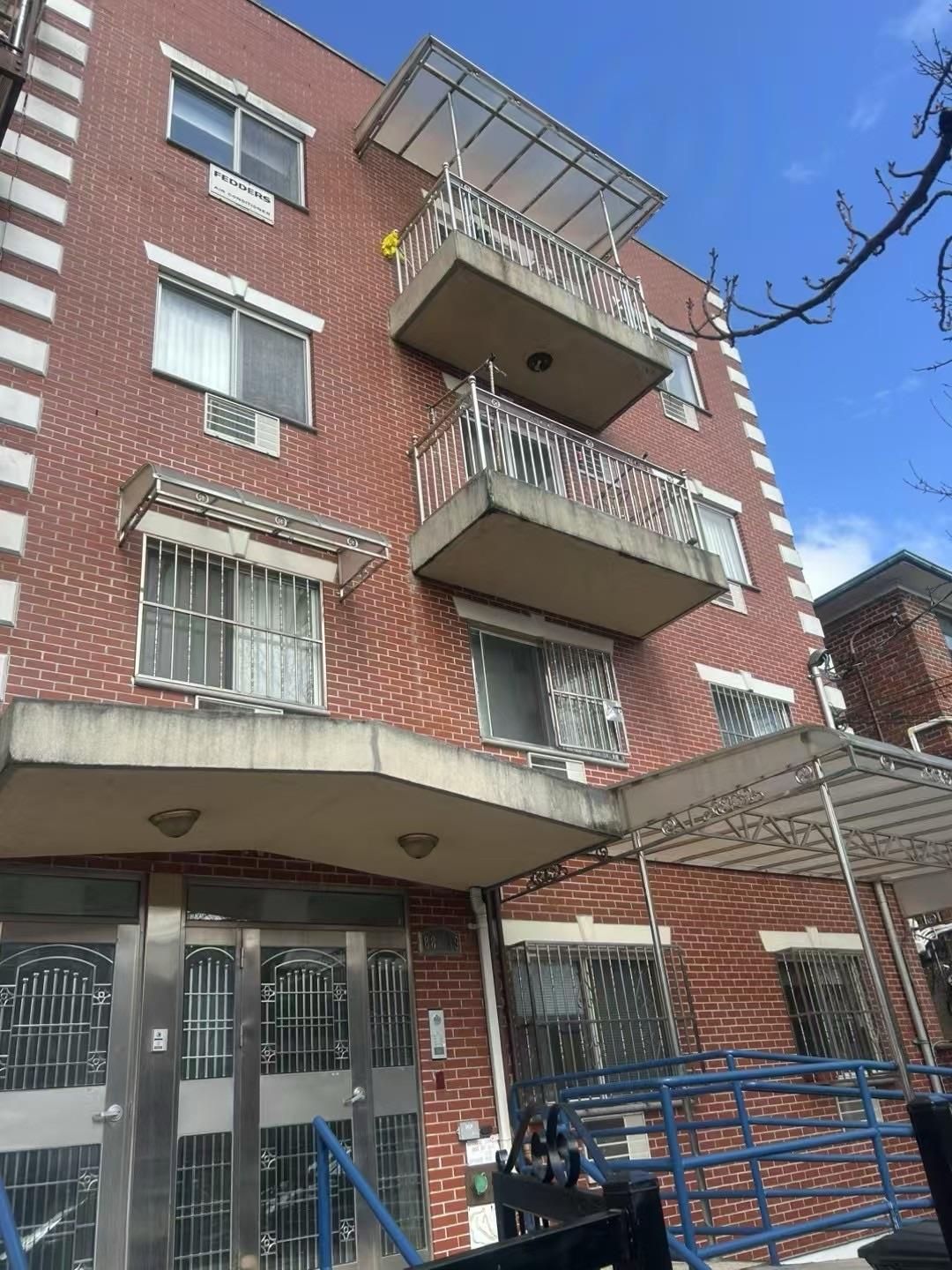Property for Sale at 53rd Avenue 3A, Elmhurst, Queens, NY - Bedrooms: 2 
Bathrooms: 2 
Rooms: 5  - $600,000