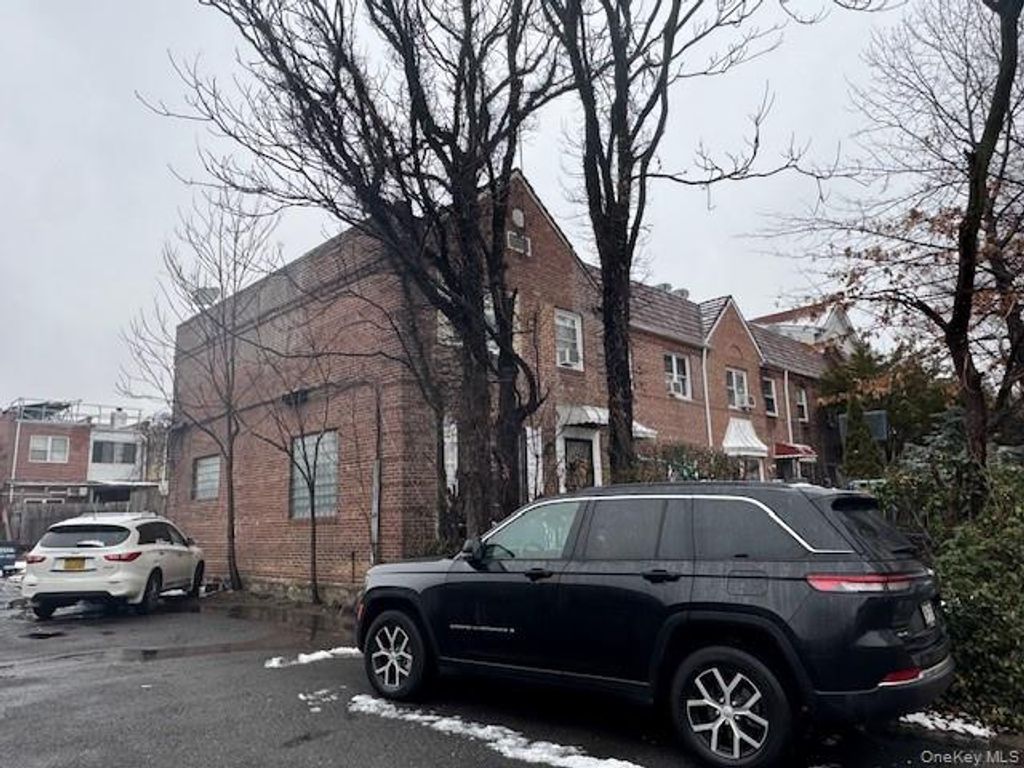 Photo of 14411 75th Avenue, Flushing, NY 11367 (MLS # 949043)