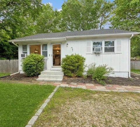Homes For Rent - 38 8th Street<br/> Suffolk County, East Hampton, NY 11937