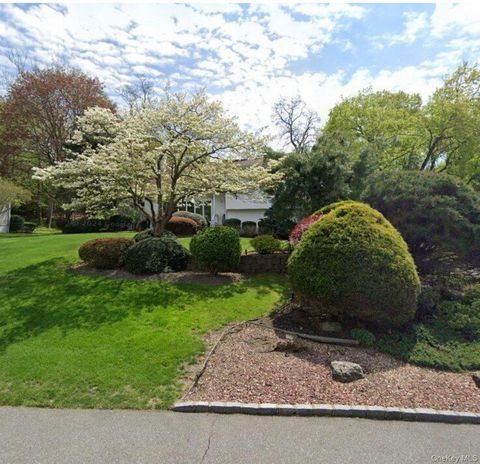 10 Vanad Drive East Hills NY 11576